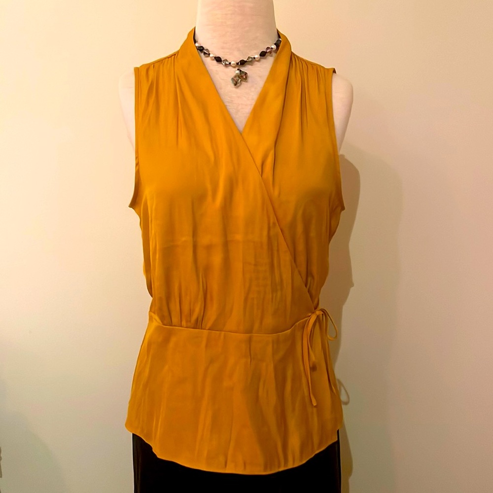 New Banana Republic size M sleeveless wrap top - the color of the day is Gold!